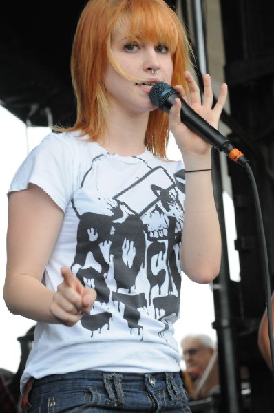 Paramore on the Route 66 Stage, Warped Tour, Verizon Wireless Amphitheater,