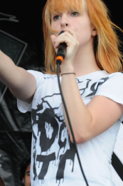 Paramore on the Route 66 Stage, Warped Tour, Verizon Wireless Amphitheater,