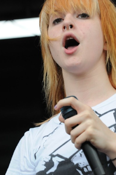 Paramore on the Route 66 Stage, Warped Tour, Verizon Wireless Amphitheater,
