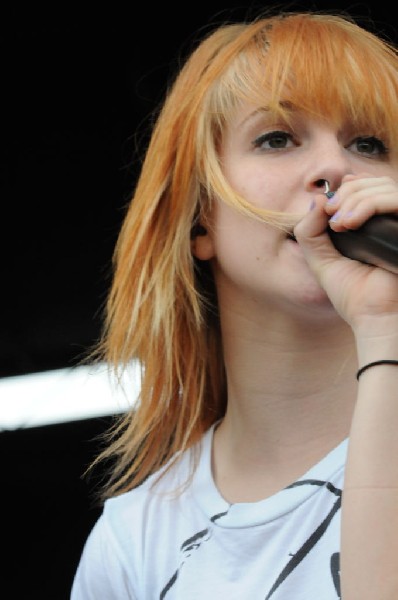 Paramore on the Route 66 Stage, Warped Tour, Verizon Wireless Amphitheater,