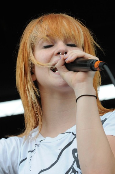 Paramore on the Route 66 Stage, Warped Tour, Verizon Wireless Amphitheater,