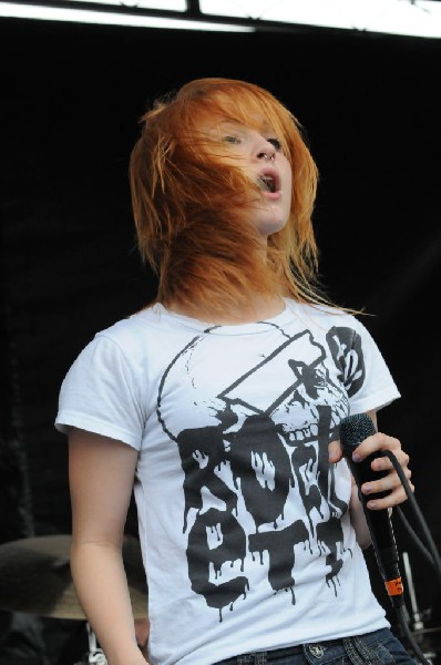 Paramore on the Route 66 Stage, Warped Tour, Verizon Wireless Amphitheater,