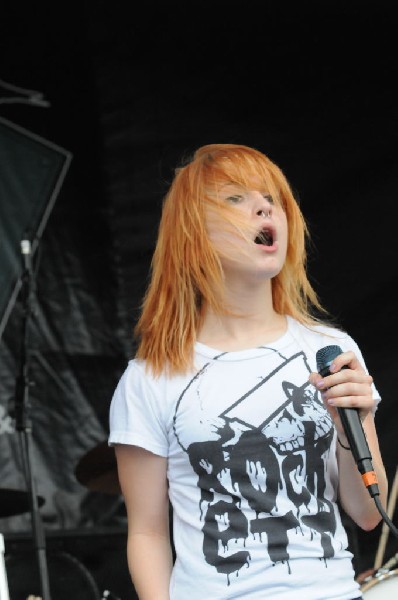 Paramore on the Route 66 Stage, Warped Tour, Verizon Wireless Amphitheater,