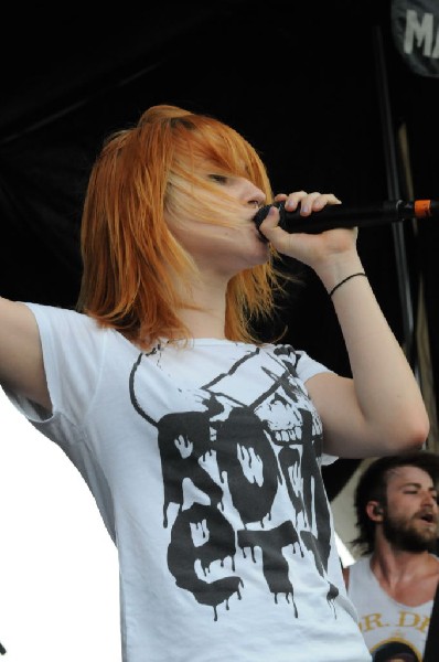 Paramore on the Route 66 Stage, Warped Tour, Verizon Wireless Amphitheater,