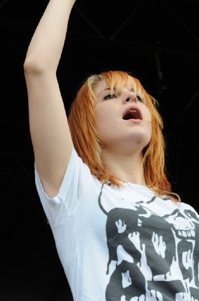 Paramore on the Route 66 Stage, Warped Tour, Verizon Wireless Amphitheater,
