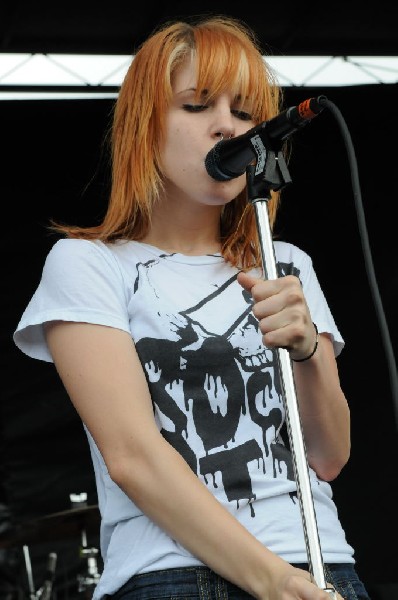 Paramore on the Route 66 Stage, Warped Tour, Verizon Wireless Amphitheater,