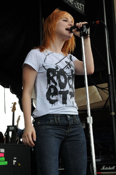 Paramore on the Route 66 Stage, Warped Tour, Verizon Wireless Amphitheater,