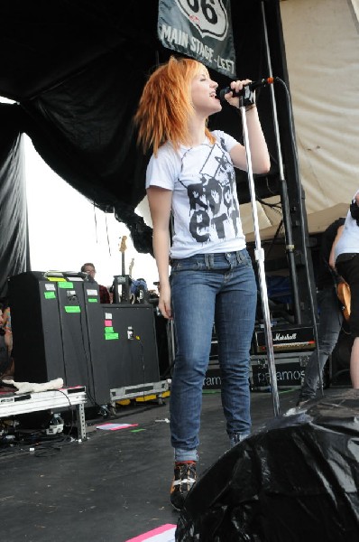 Paramore on the Route 66 Stage, Warped Tour, Verizon Wireless Amphitheater,