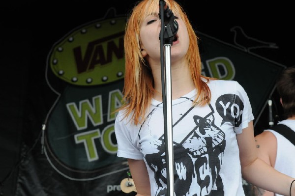 Paramore on the Route 66 Stage, Warped Tour, Verizon Wireless Amphitheater,