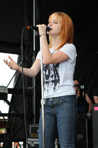 Paramore on the Route 66 Stage, Warped Tour, Verizon Wireless Amphitheater,