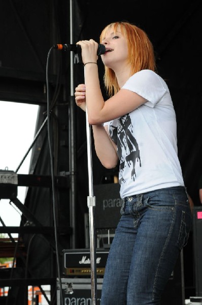 Paramore on the Route 66 Stage, Warped Tour, Verizon Wireless Amphitheater,