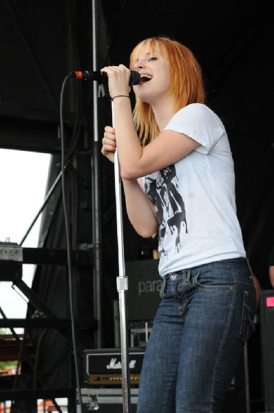 Paramore on the Route 66 Stage, Warped Tour, Verizon Wireless Amphitheater,