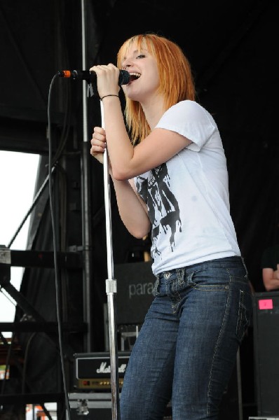 Paramore on the Route 66 Stage, Warped Tour, Verizon Wireless Amphitheater,