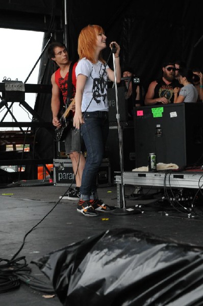 Paramore on the Route 66 Stage, Warped Tour, Verizon Wireless Amphitheater,