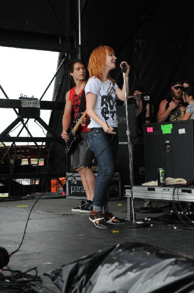 Paramore on the Route 66 Stage, Warped Tour, Verizon Wireless Amphitheater,