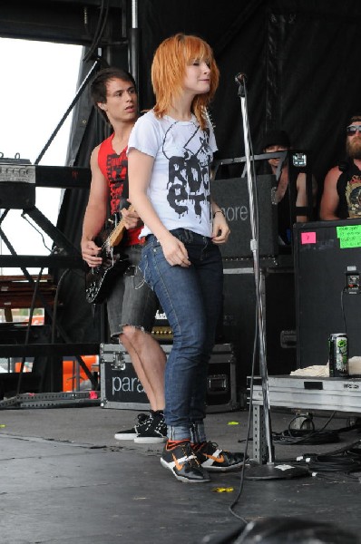 Paramore on the Route 66 Stage, Warped Tour, Verizon Wireless Amphitheater,