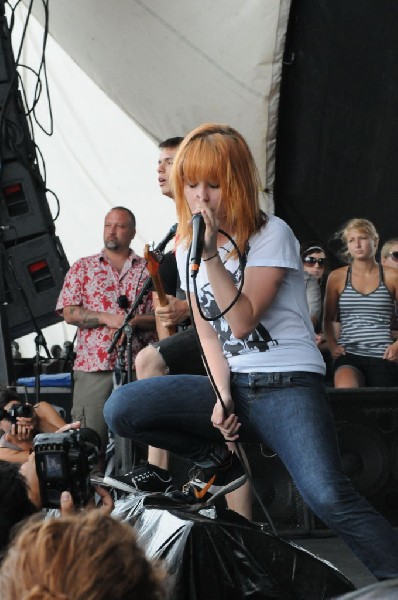 Paramore on the Route 66 Stage, Warped Tour, Verizon Wireless Amphitheater,