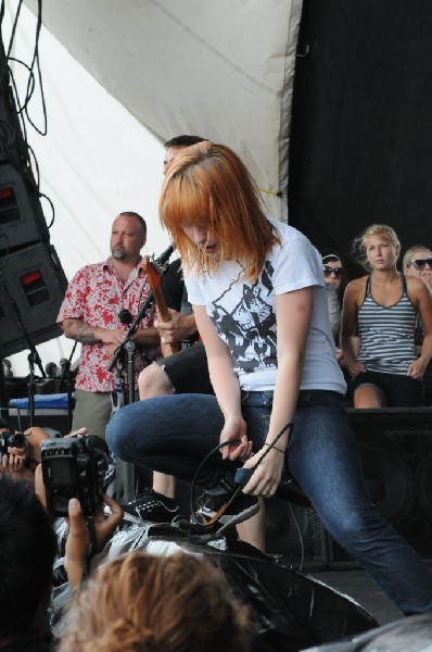 Paramore on the Route 66 Stage, Warped Tour, Verizon Wireless Amphitheater,