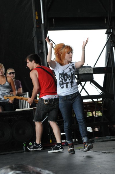 Paramore on the Route 66 Stage, Warped Tour, Verizon Wireless Amphitheater,