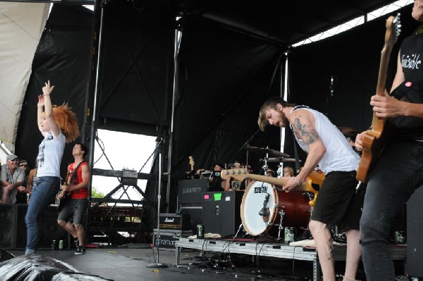 Paramore on the Route 66 Stage, Warped Tour, Verizon Wireless Amphitheater,