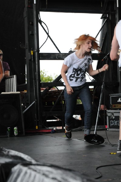 Paramore on the Route 66 Stage, Warped Tour, Verizon Wireless Amphitheater,