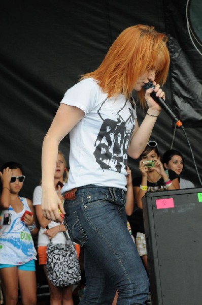 Paramore on the Route 66 Stage, Warped Tour, Verizon Wireless Amphitheater,