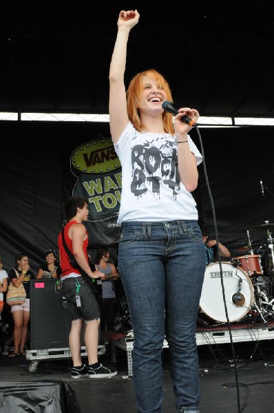 Paramore on the Route 66 Stage, Warped Tour, Verizon Wireless Amphitheater,