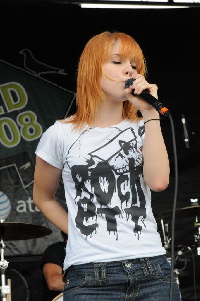 Paramore on the Route 66 Stage, Warped Tour, Verizon Wireless Amphitheater,