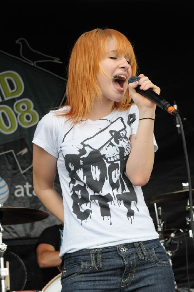 Paramore on the Route 66 Stage, Warped Tour, Verizon Wireless Amphitheater,