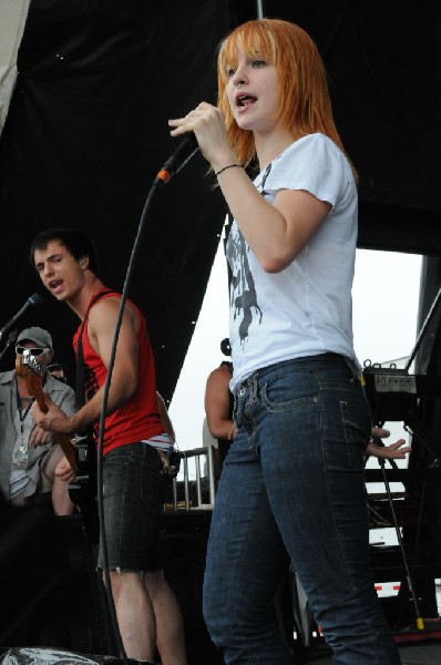 Paramore on the Route 66 Stage, Warped Tour, Verizon Wireless Amphitheater,