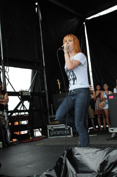 Paramore on the Route 66 Stage, Warped Tour, Verizon Wireless Amphitheater,