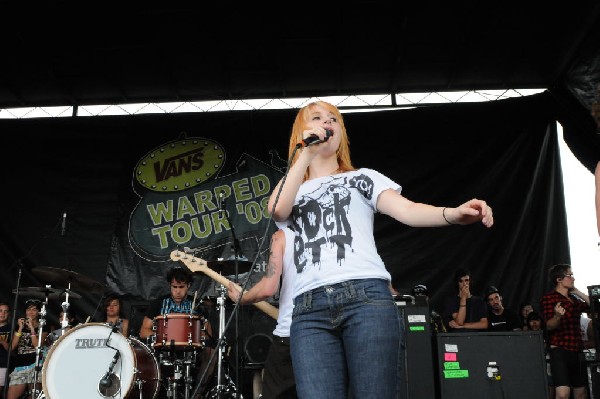 Paramore on the Route 66 Stage, Warped Tour, Verizon Wireless Amphitheater,