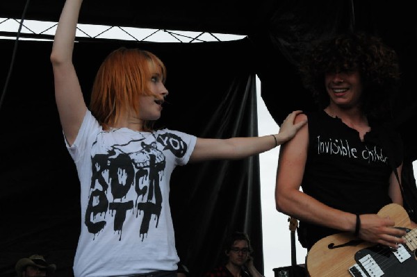 Paramore on the Route 66 Stage, Warped Tour, Verizon Wireless Amphitheater,