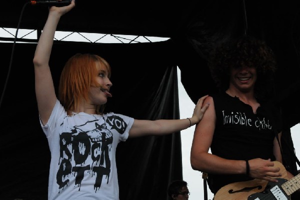 Paramore on the Route 66 Stage, Warped Tour, Verizon Wireless Amphitheater,