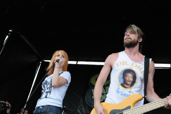 Paramore on the Route 66 Stage, Warped Tour, Verizon Wireless Amphitheater,