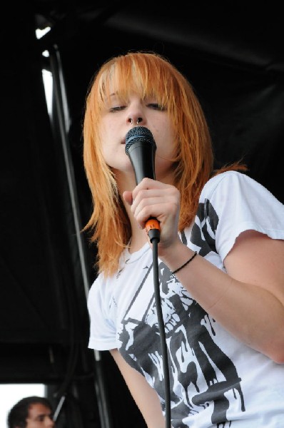 Paramore on the Route 66 Stage, Warped Tour, Verizon Wireless Amphitheater,