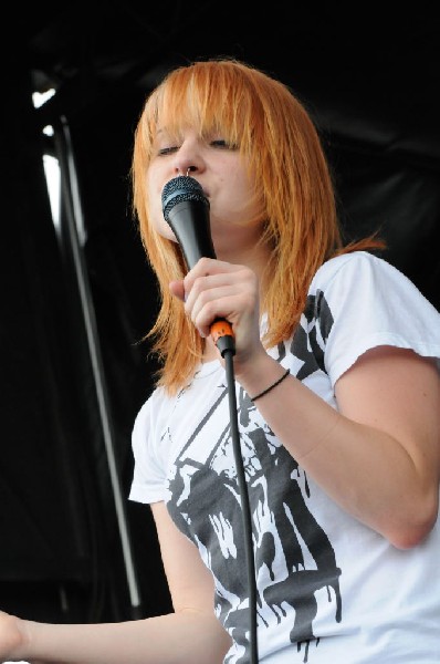 Paramore on the Route 66 Stage, Warped Tour, Verizon Wireless Amphitheater,