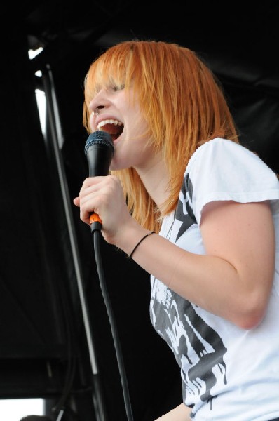 Paramore on the Route 66 Stage, Warped Tour, Verizon Wireless Amphitheater,