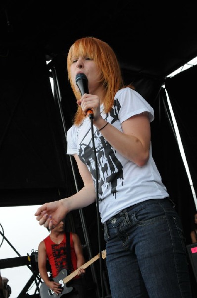 Paramore on the Route 66 Stage, Warped Tour, Verizon Wireless Amphitheater,