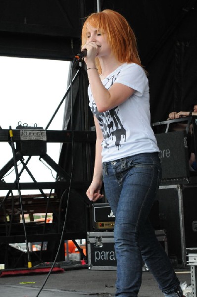 Paramore on the Route 66 Stage, Warped Tour, Verizon Wireless Amphitheater,