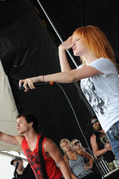 Paramore on the Route 66 Stage, Warped Tour, Verizon Wireless Amphitheater,