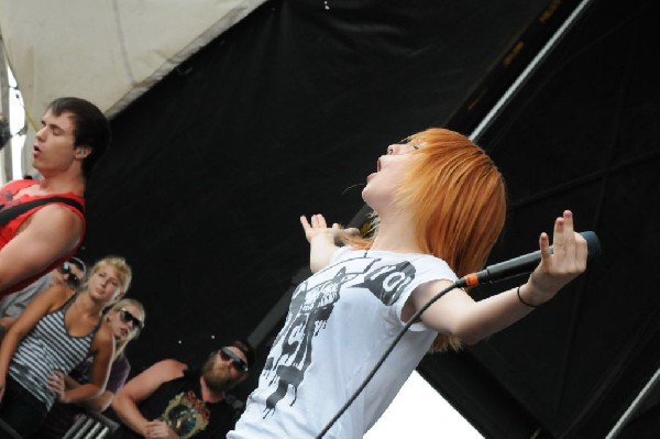 Paramore on the Route 66 Stage, Warped Tour, Verizon Wireless Amphitheater,