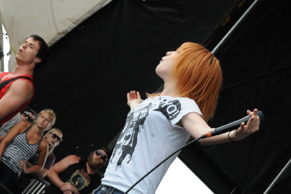 Paramore on the Route 66 Stage, Warped Tour, Verizon Wireless Amphitheater,