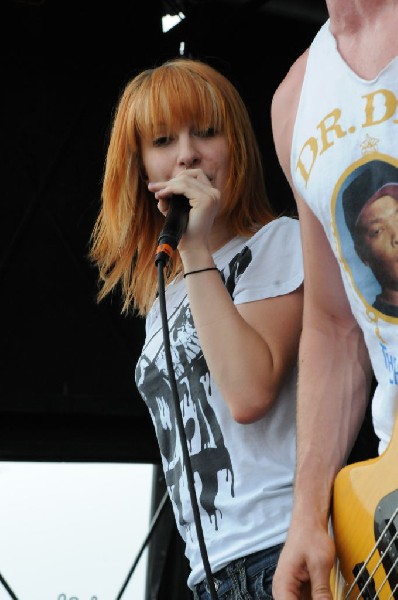 Paramore on the Route 66 Stage, Warped Tour, Verizon Wireless Amphitheater,