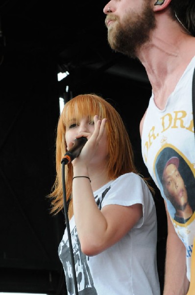 Paramore on the Route 66 Stage, Warped Tour, Verizon Wireless Amphitheater,