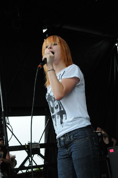 Paramore on the Route 66 Stage, Warped Tour, Verizon Wireless Amphitheater,