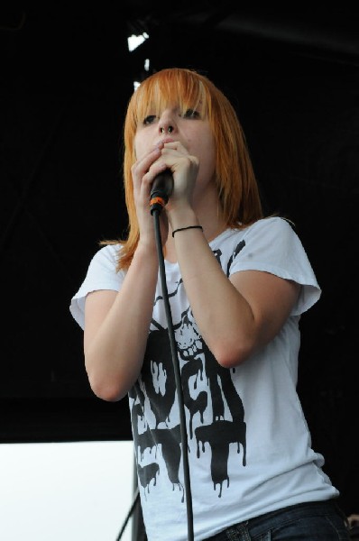 Paramore on the Route 66 Stage, Warped Tour, Verizon Wireless Amphitheater,