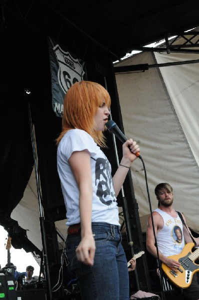 Paramore on the Route 66 Stage, Warped Tour, Verizon Wireless Amphitheater,