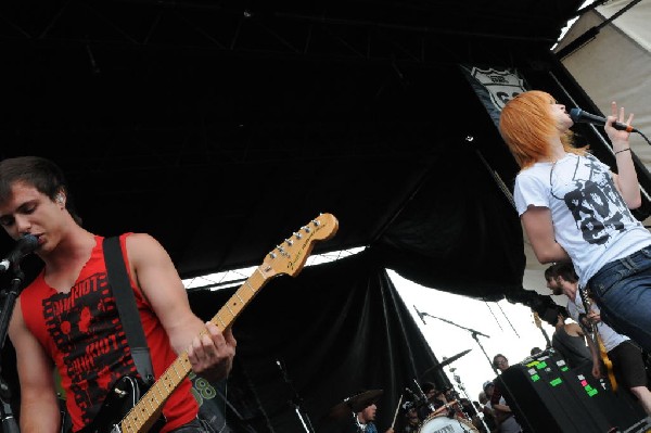 Paramore on the Route 66 Stage, Warped Tour, Verizon Wireless Amphitheater,