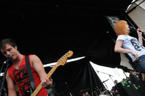 Paramore on the Route 66 Stage, Warped Tour, Verizon Wireless Amphitheater,